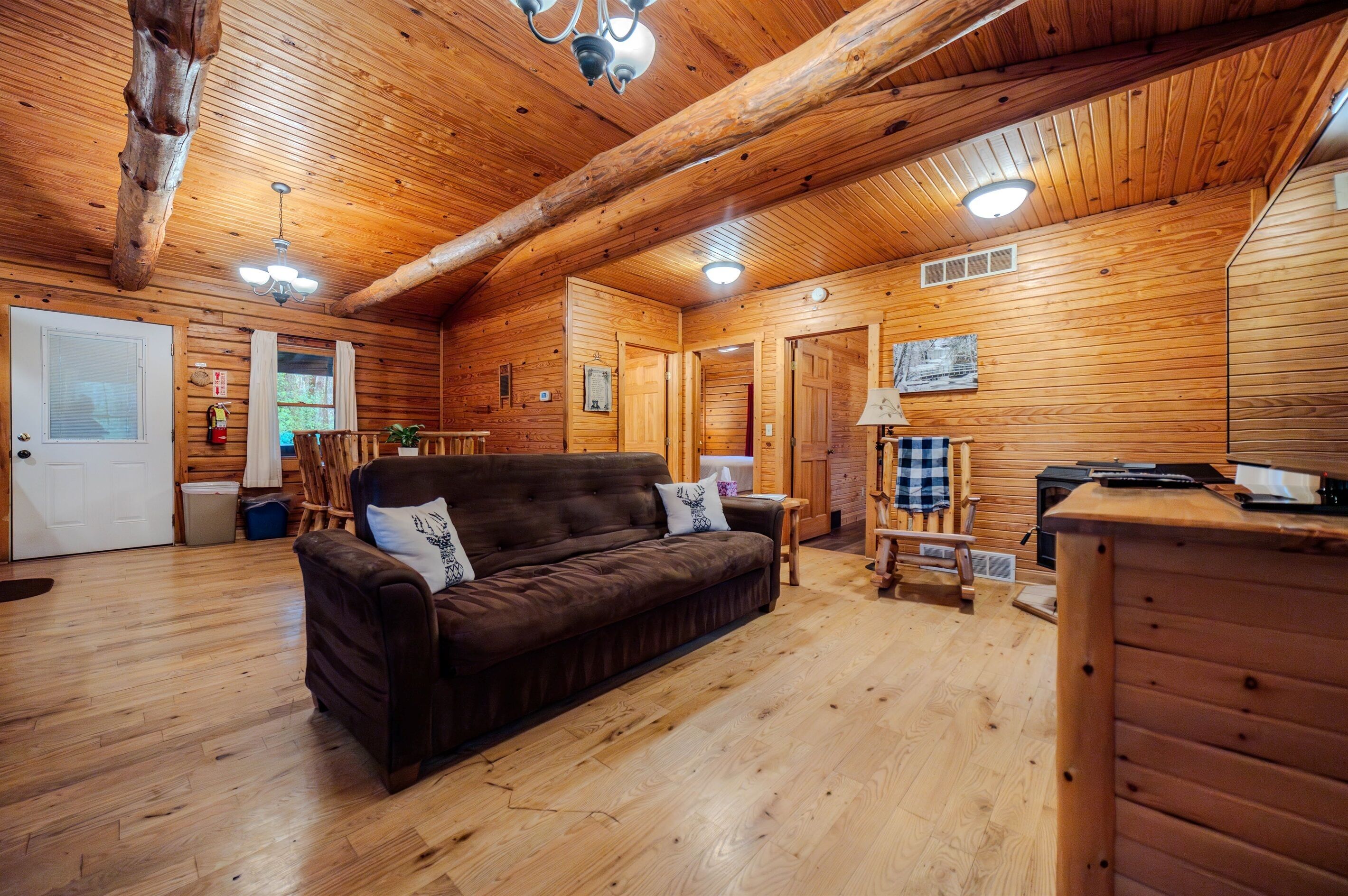 Smart-TV, peis og DVD-spiller