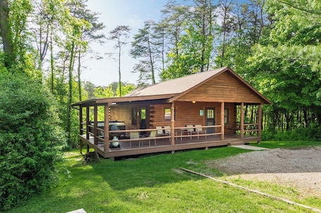 Exterior. Family & Friends Getaway |Near Old Man's Cave