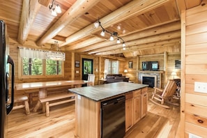 Interior - Stillwater 5 bedroom lodge up to 19 guests (Logan)