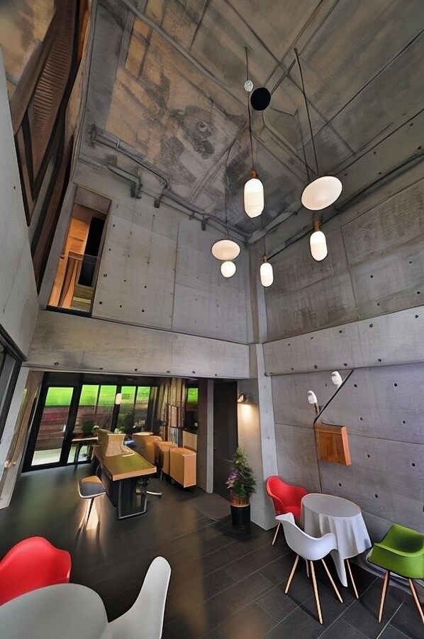 Interior - Meet Sun Moon Lake (Nantou)