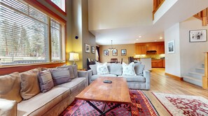 Tv, eldstad, tv-spel och dvd-spelare