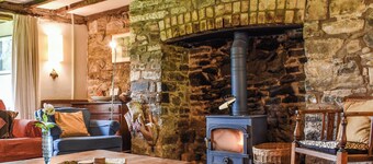 3 bedroom accommodation in Hundred House, Llandrindod Wells