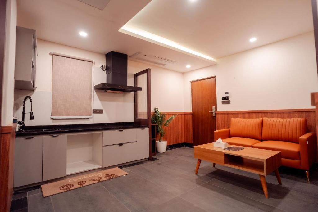 Deluxe Studio Suite, Balcony, City View | Living area