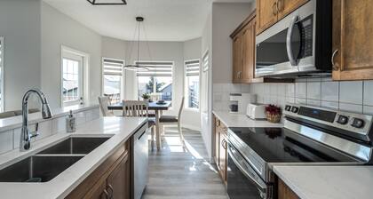 Entire home! Newly renovated! AC& BBQ ! Sleep 8