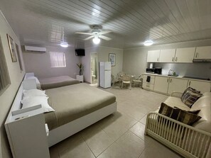 WiFi - Puerta Del Sol Escape #6- studio-2beds-pool-central location (Oranjestad)