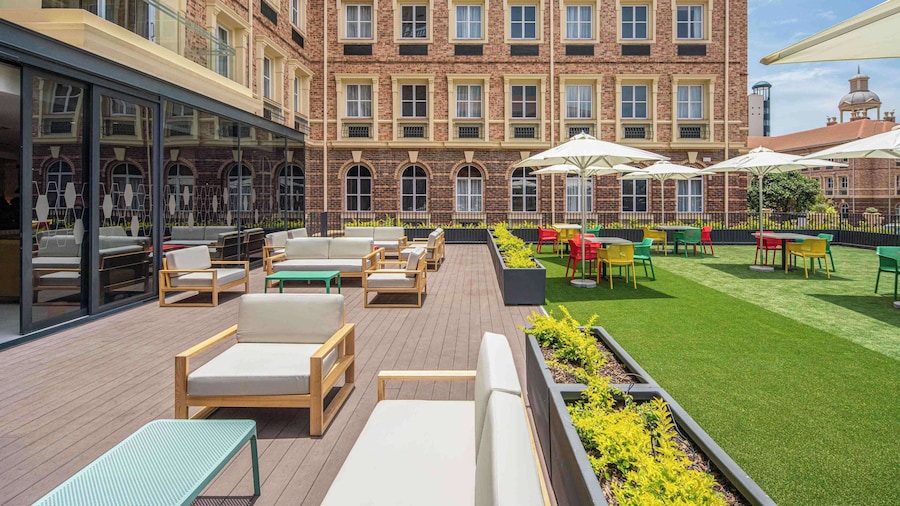 Hampton By Hilton Sandton Grayston