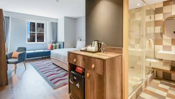 Chambre Deluxe, 1 trÚs grand lit et 1 canapé-lit | Salle de bain
