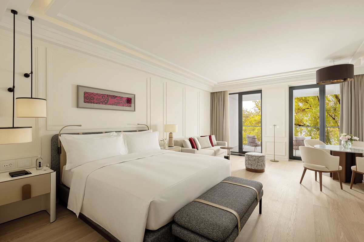 Junior Suite, 1 King Bed, Balcony | Free WiFi