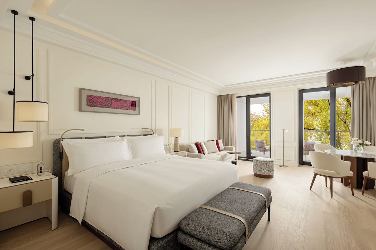 Junior Suite, 1 King Bed, Balcony | WiFi (free)