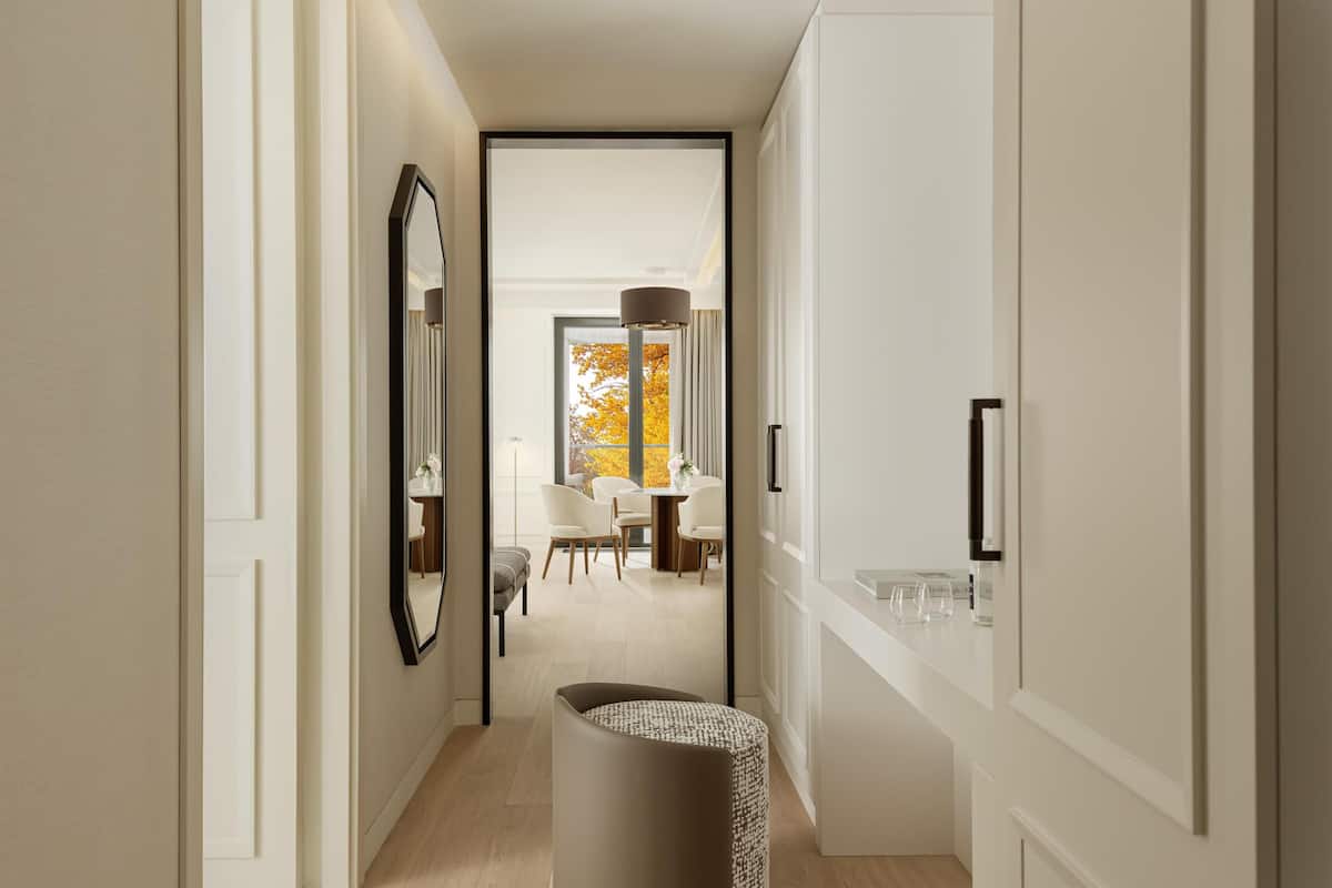 Junior-Suite, 1 King-Bett, Balkon | Wohnbereich