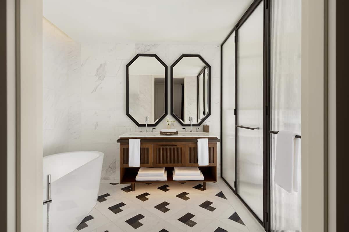 Bathroom shower