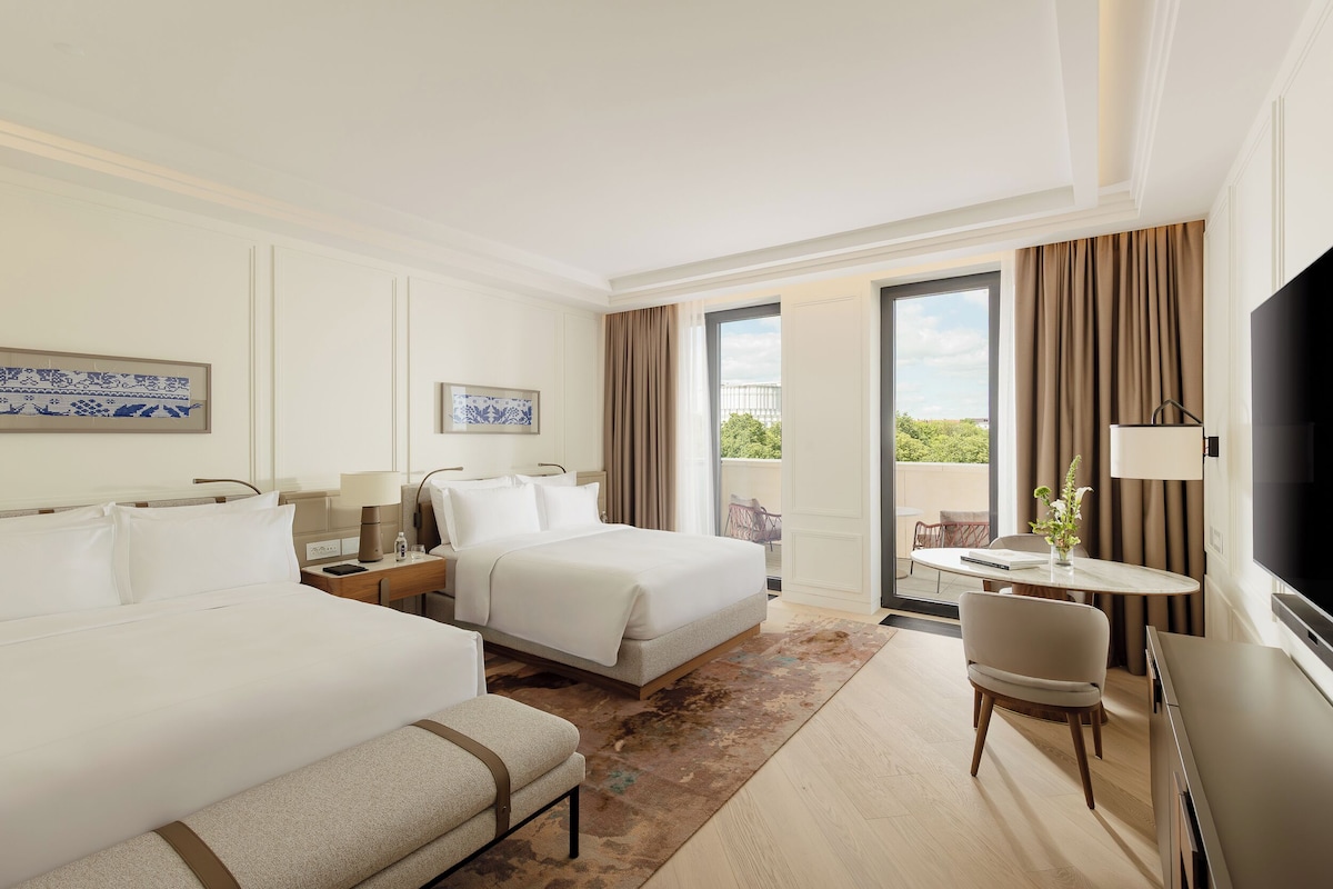 Deluxe Room, 2 Queen Beds, Balcony