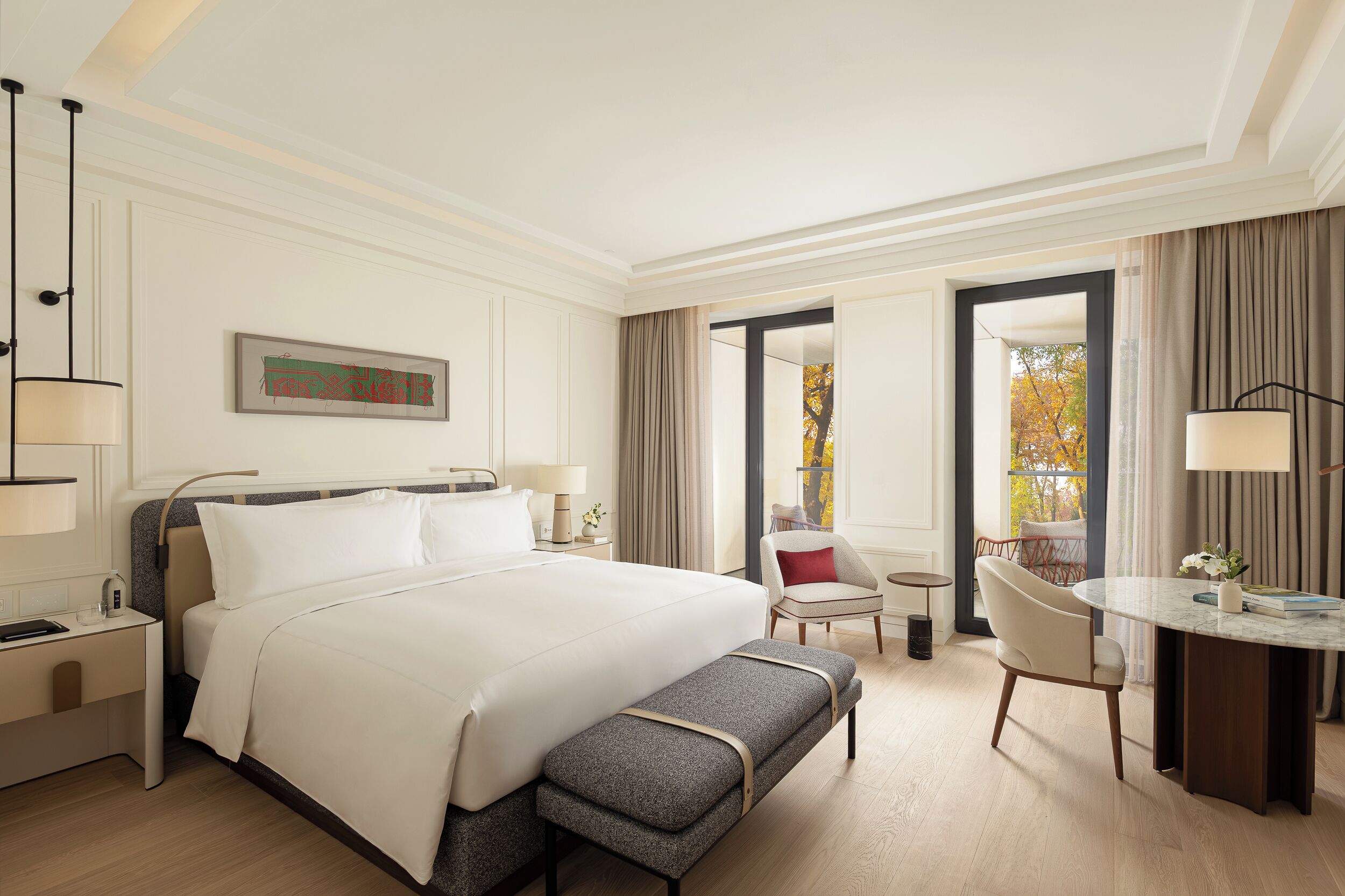 Deluxe Room, 1 King Bed, Balcony | WiFi (free)