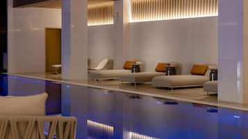 Una piscina techada