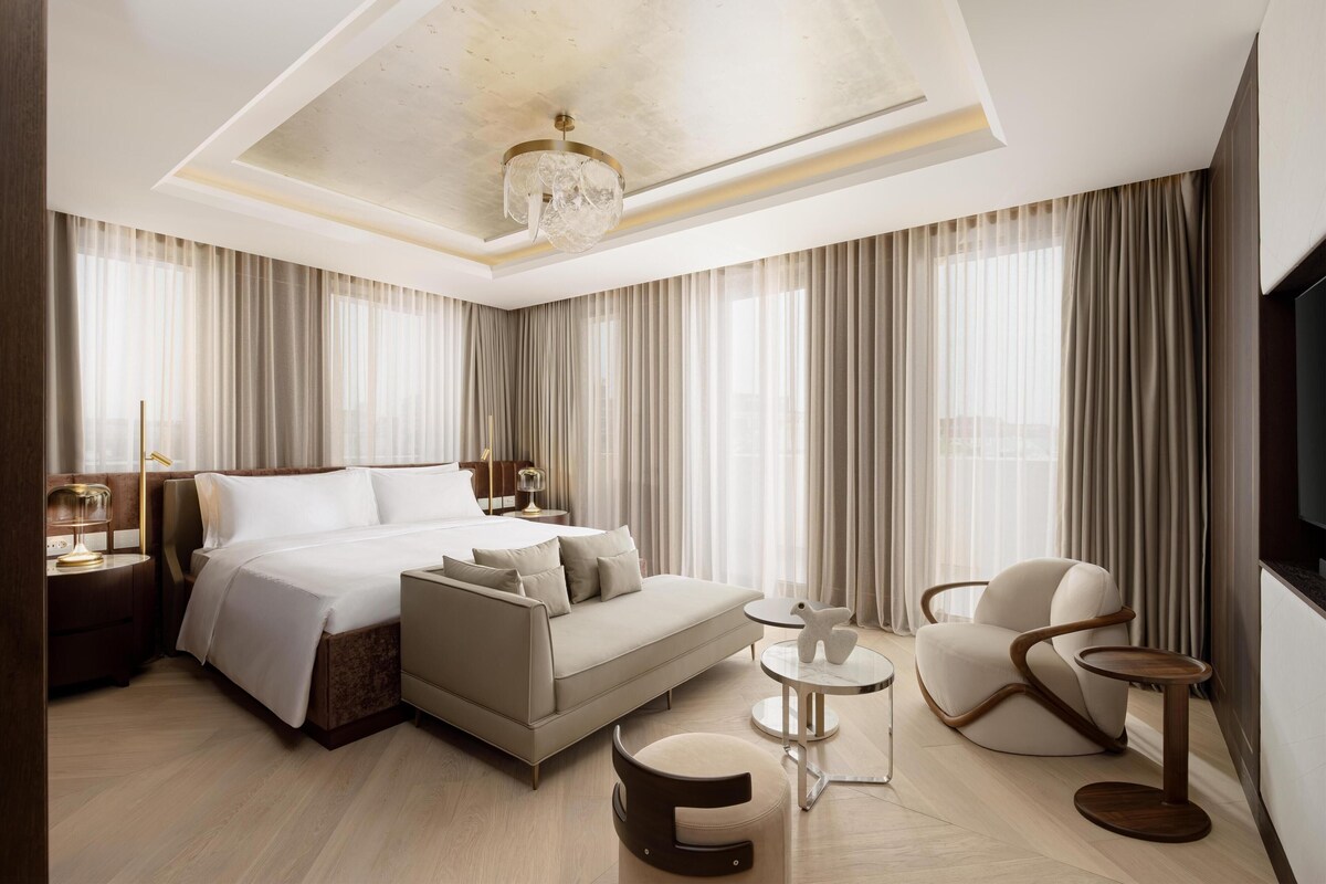 Presidential Suite, 1 King Bed | WiFi (free)