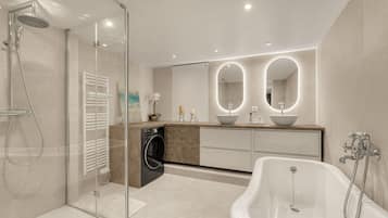 Articles de toilette gratuits, sĂšche-cheveux, serviettes fournies