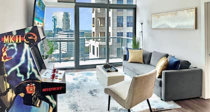Executive 3BR Buckhead Penthouse/Pool/Balcony/Walk to Lenox,Phipps Plaza & Marta