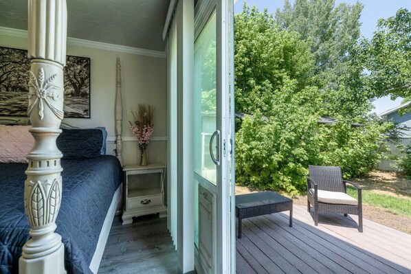 6 bedrooms, free WiFi, bed sheets