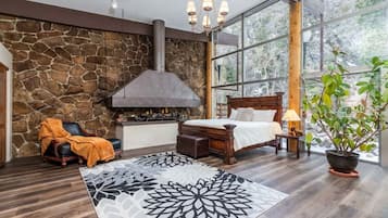 4 habitaciones, escritorio, tabla de planchar con plancha y wifi