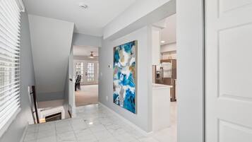 المنشأة من الداخل