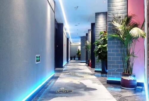 Urumqi Sundan Yakaifu Theme Hotel