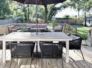 Outdoor dining