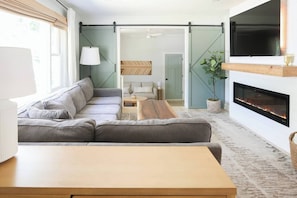 Smart TV, fireplace - Charleston House with Private Pickleball Court! (Charleston)