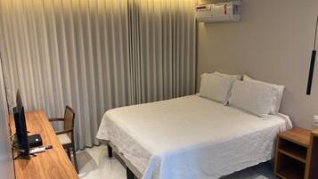 BĂŒgeleisen/BĂŒgelbrett, WLAN, BettwĂ€sche