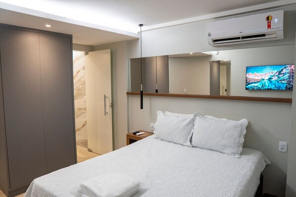 Iron/ironing board, WiFi, bed sheets