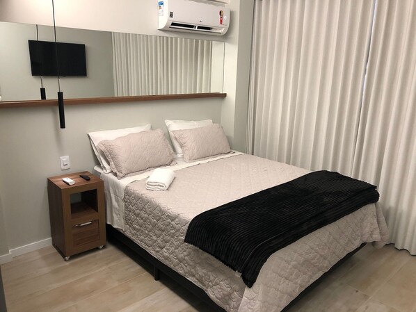 Silitysrauta/-lauta, Wi-Fi, vuodevaatteet