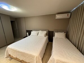1 habitación, tabla de planchar con plancha, internet y ropa de cama 