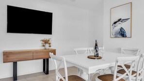 Dining - Bellvilla - Brolga Suite (Merimbula)