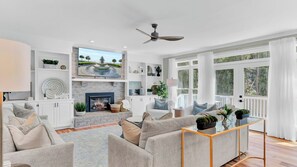 Interior - Southern Oasis by Avantstay 0.5mi Walk to the Beach, Pool, Patio, Large Yard (Isle of Palms)