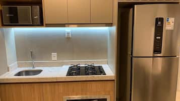 Fridge, microwave, oven, coffee/tea maker