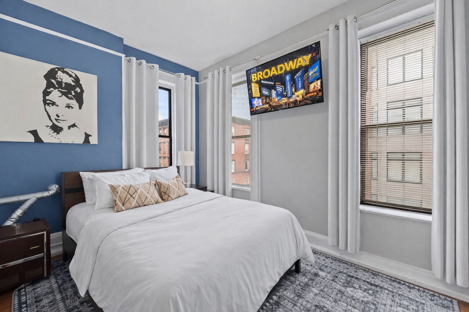 1 makuuhuone, työpöytä, silitysrauta/-lauta, Wi-Fi