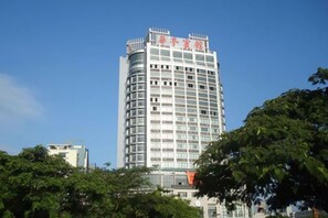 Unclassified image, 4 of 26, button - Huating Hotel (Huzhou)