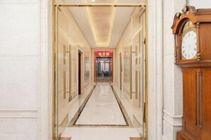 Interior - Shi Mao Garden Hotel (Beijing)