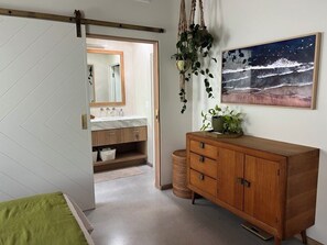 3 bedrooms, iron/ironing board, travel cot, WiFi
