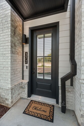 Charming 2-bedroom condo in the urban wilderness area of Knoxville