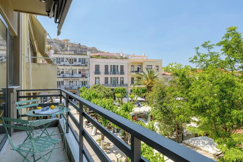 Momo Suites Acropolis by Aura Homes