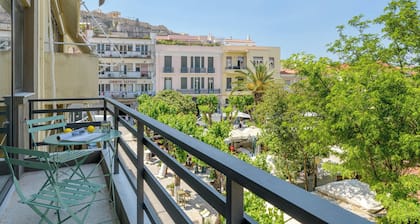 Momo Suites Acropolis by Aura Homes