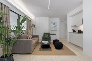 Living area - Momo Suites Acropolis by Aura Homes (Athens)