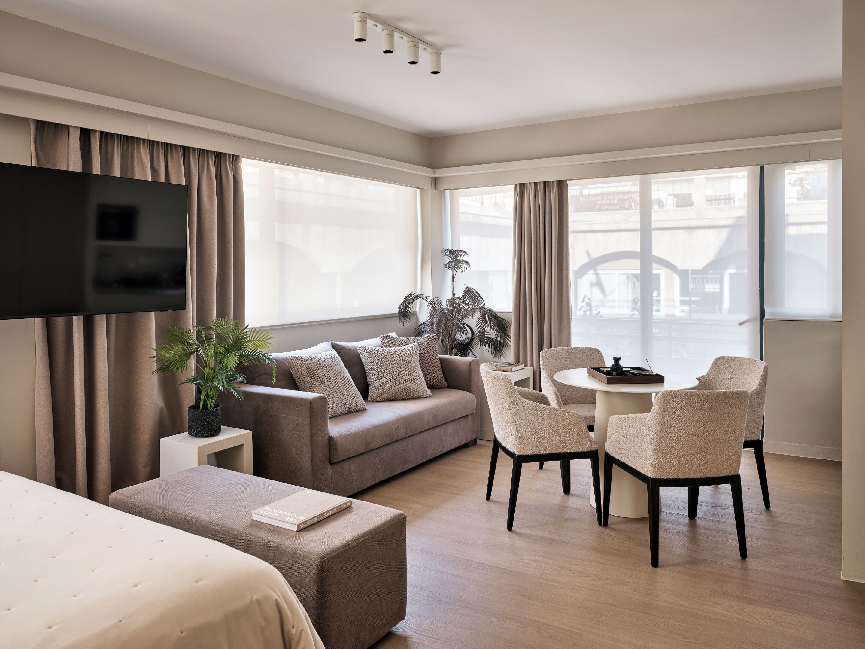 Momo Suites, Acropolis by Aura Homes C | Wohnbereich