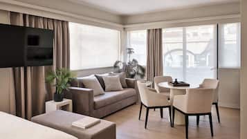 Momo Suites, Acropolis by Aura Homes C | Wohnbereich