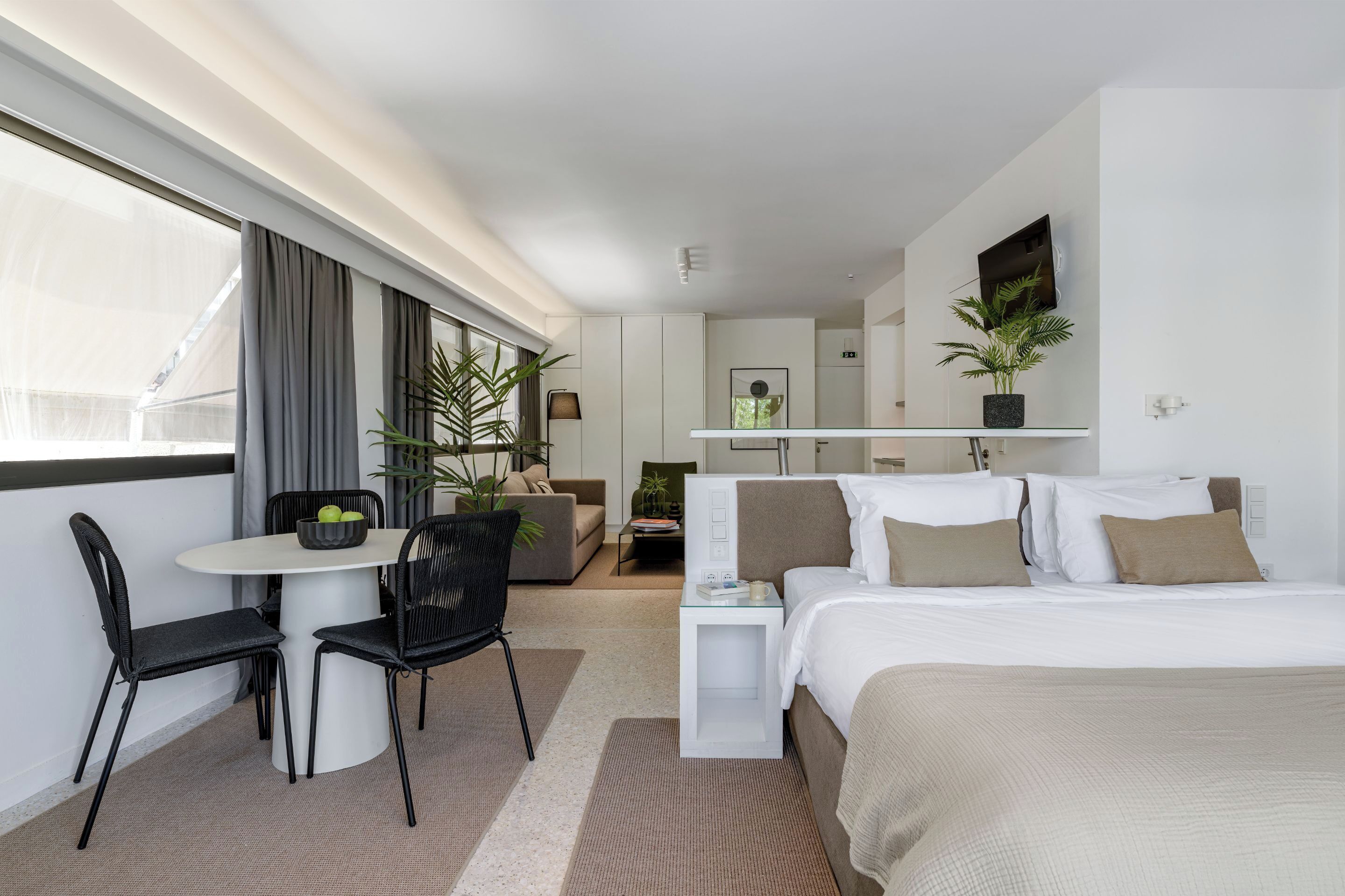 Momo Suites, Acropolis by Aura Homes D | 1 bedroom, Egyptian cotton sheets, premium bedding, memory foam beds