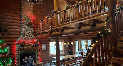 B&B Ranch is a cozy cabin with mountain views , perfect for rest and have fun.