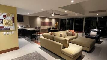 Smart TV, table tennis, stereo, printers