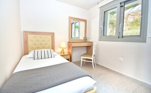 5 slaapkamers, een kluis op de kamer, een strijkplank/strijkijzer