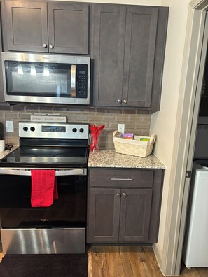 Microones, forn, placa de cuina i rentaplats 