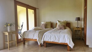 1 bedroom, iron/ironing board, WiFi, bed sheets - Charming, bright studio apt. with view of the Caribbean Sea, 1-2 guests (St Vincent & The Grenadines)